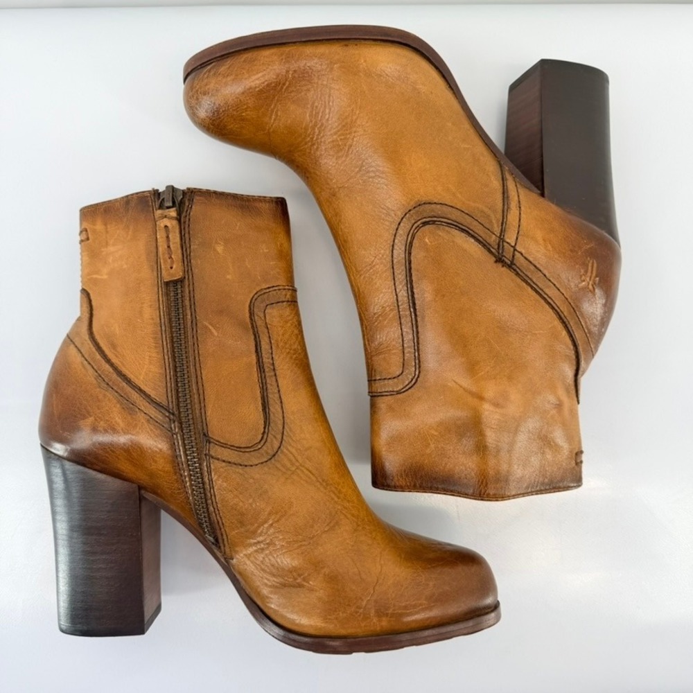 FRYE Parker Tan Leather Ankle Bootie Stacked Block Heel Zip Short Boot 8.5M